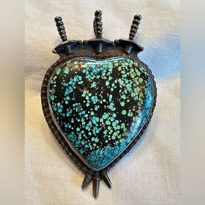 Beautiful Heart-shaped Sterling Silver and Turquoise pin/pendant. Vintage piece.